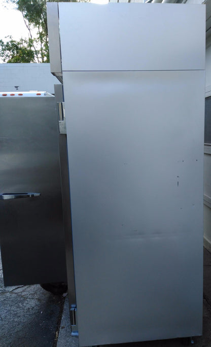 McCALL MANITOWOC KOOLAIRE REFRIGERATOR 4-40KR-3C THREE SECTION REACH IN COOLER