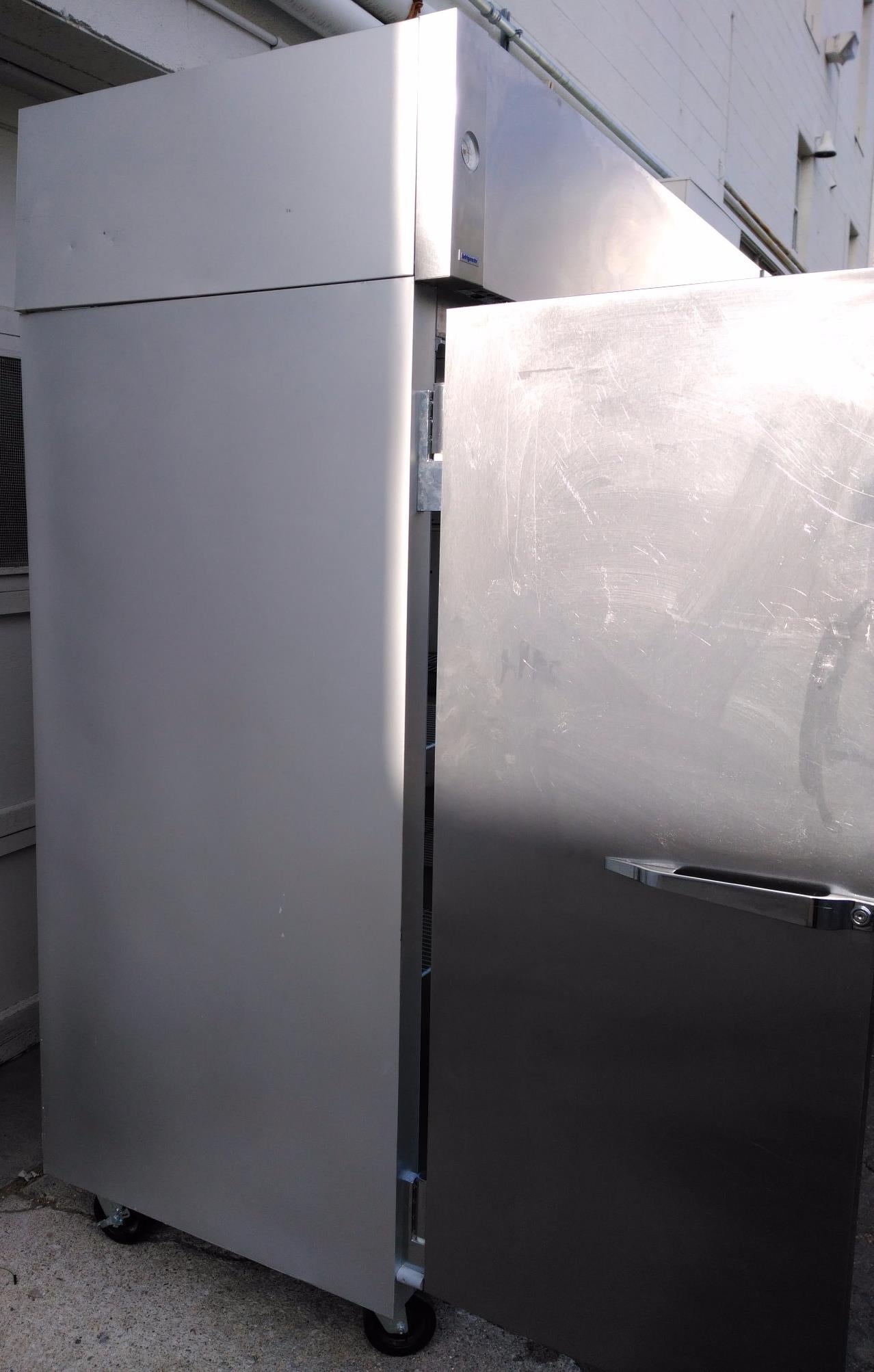 McCALL MANITOWOC KOOLAIRE REFRIGERATOR 4-40KR-3C THREE SECTION REACH IN COOLER