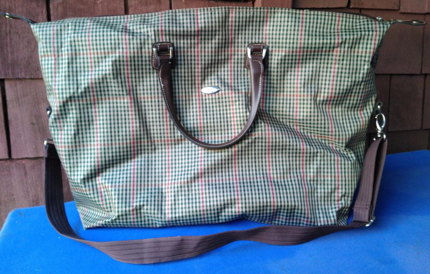 Authentic DIANE von FURSTENBERG VOYAGE Shoulder Bag Large WONDERFUL CONDITION