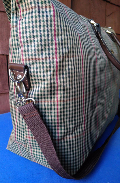 Authentic DIANE von FURSTENBERG VOYAGE Shoulder Bag Large WONDERFUL CONDITION