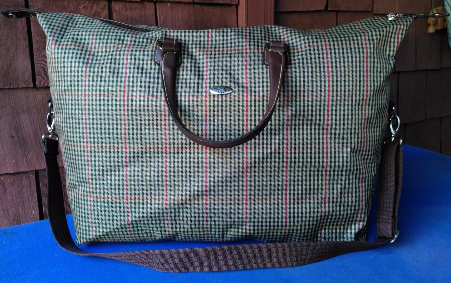 Authentic DIANE von FURSTENBERG VOYAGE Shoulder Bag Large WONDERFUL CONDITION