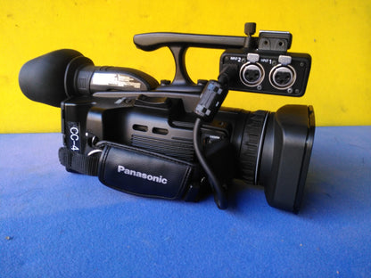 Panasonic AVCCAM AG‑HMC40 3.05 MP Professional HD Camcorder ‑ 1080p Camera HMC40