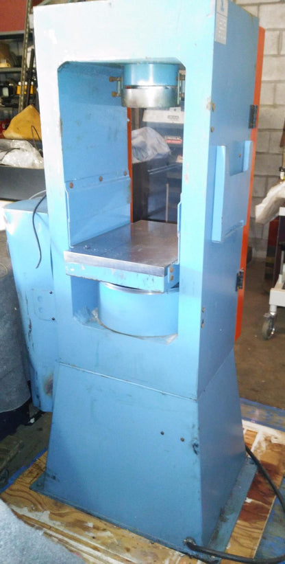 FORNEY FX 700 COMPRESSION TESTING MACHINE 7,000 to 700,000 lbs CONCRETE REBAR