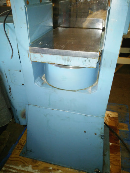 FORNEY FX 700 COMPRESSION TESTING MACHINE 7,000 to 700,000 lbs CONCRETE REBAR