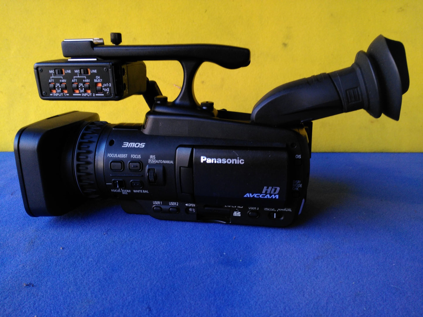 Panasonic AG‑HMC40 3.05 MP Professional HD Camcorder 1080p Camera HMC40 12x Opti