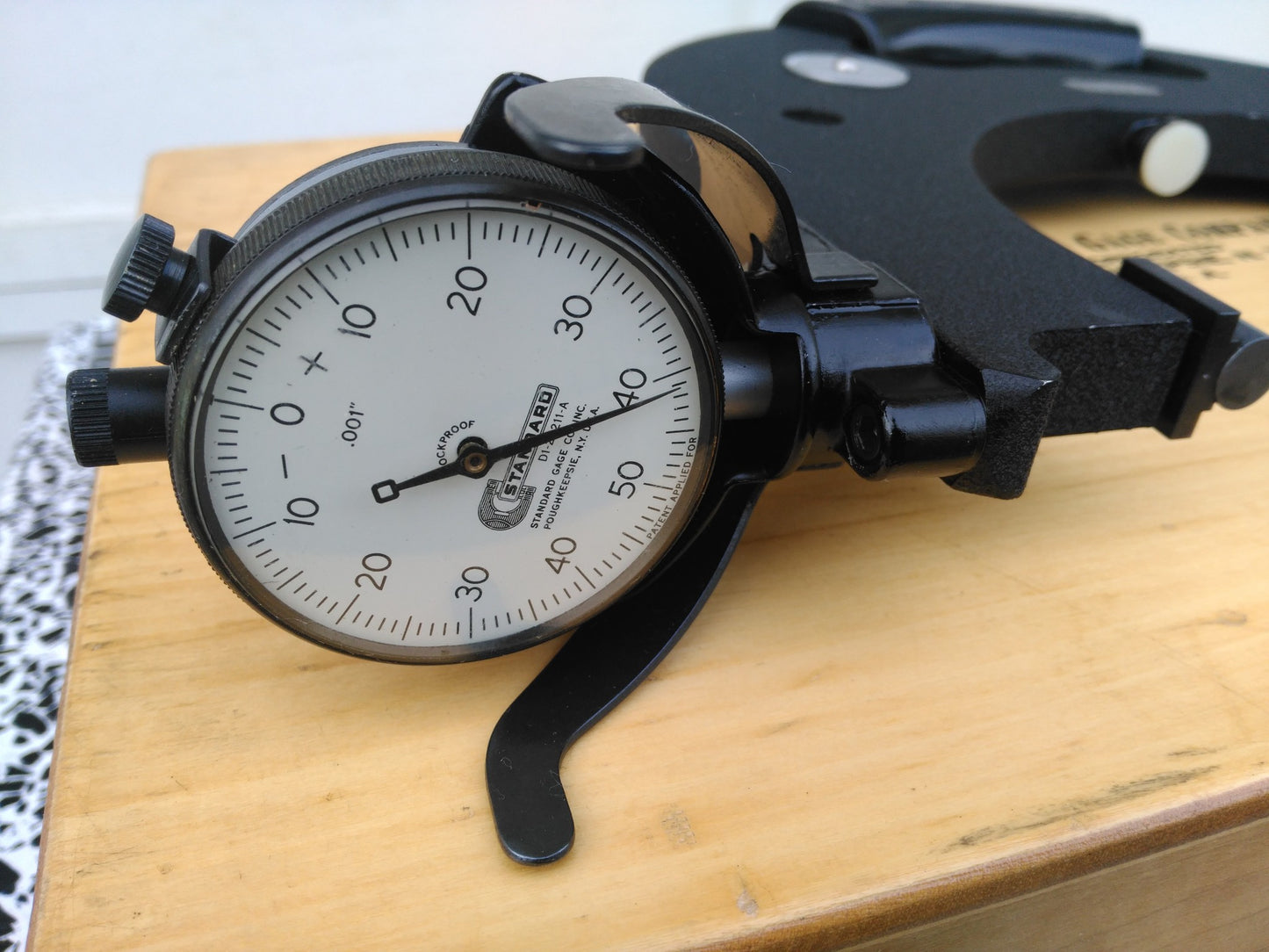 STANDARD GAGE COMPANY Dial Snap Gage 8" - 7" Range 152 m/m - 187 m/m Wooden Case