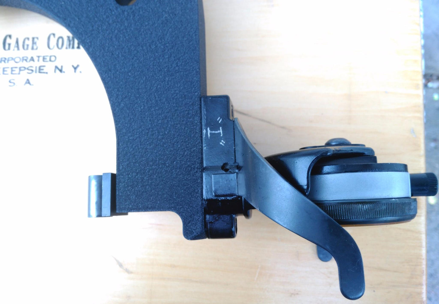 STANDARD GAGE COMPANY Dial Snap Gage 8" - 7" Range 152 m/m - 187 m/m Wooden Case