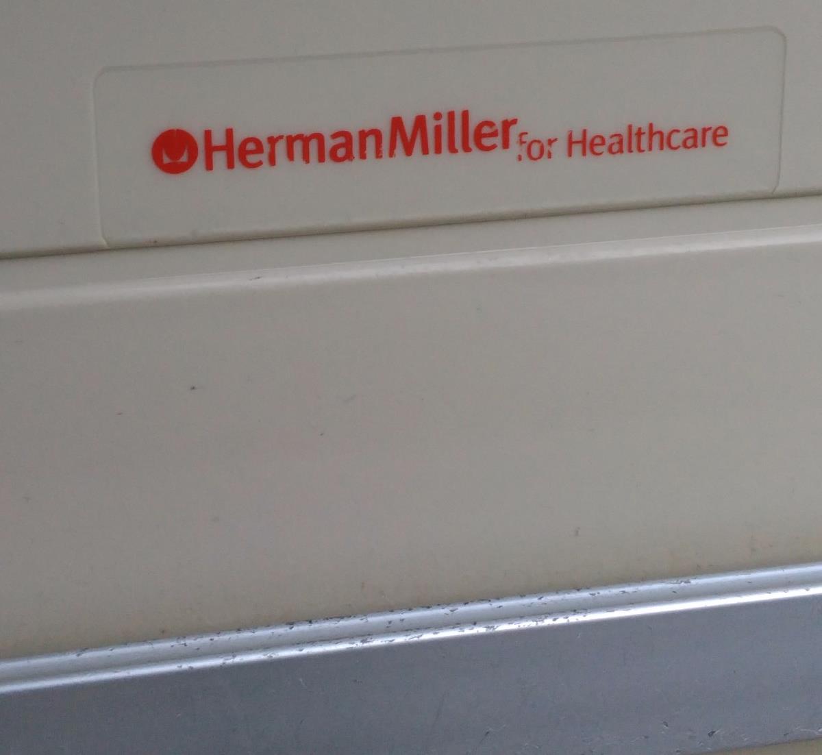 HERMAN MILLER MEDICAL LAB CART LOCK ON WHEELS SEALED DOOR Hospital Veterinary