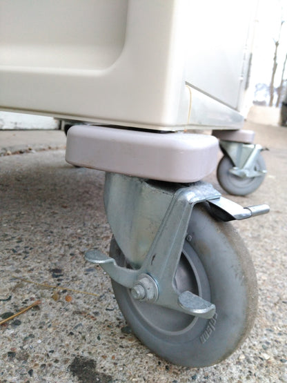 HERMAN MILLER MEDICAL LAB CART LOCK ON WHEELS SEALED DOOR Hospital Veterinary