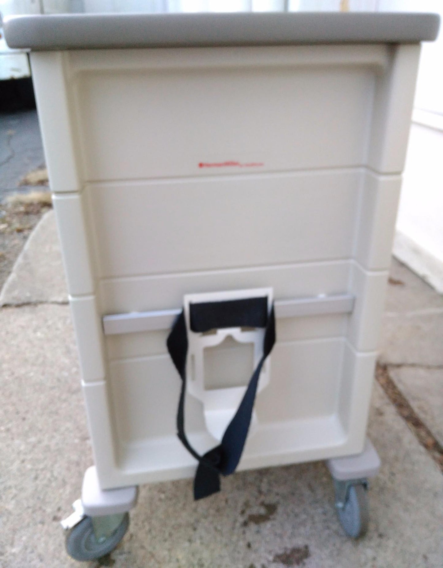 HERMAN MILLER MEDICAL LAB CART LOCK ON WHEELS SEALED DOOR Hospital Veterinary