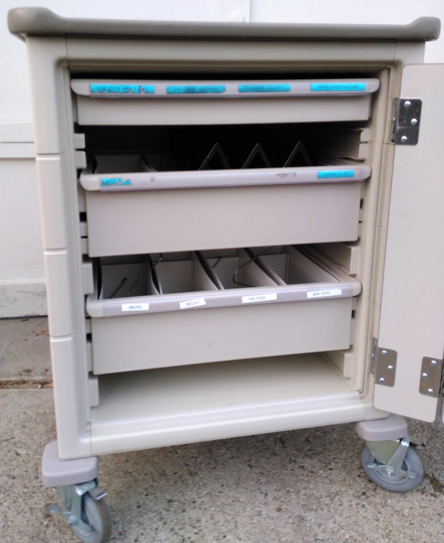 HERMAN MILLER MEDICAL LAB CART LOCK ON WHEELS SEALED DOOR Hospital Veterinary