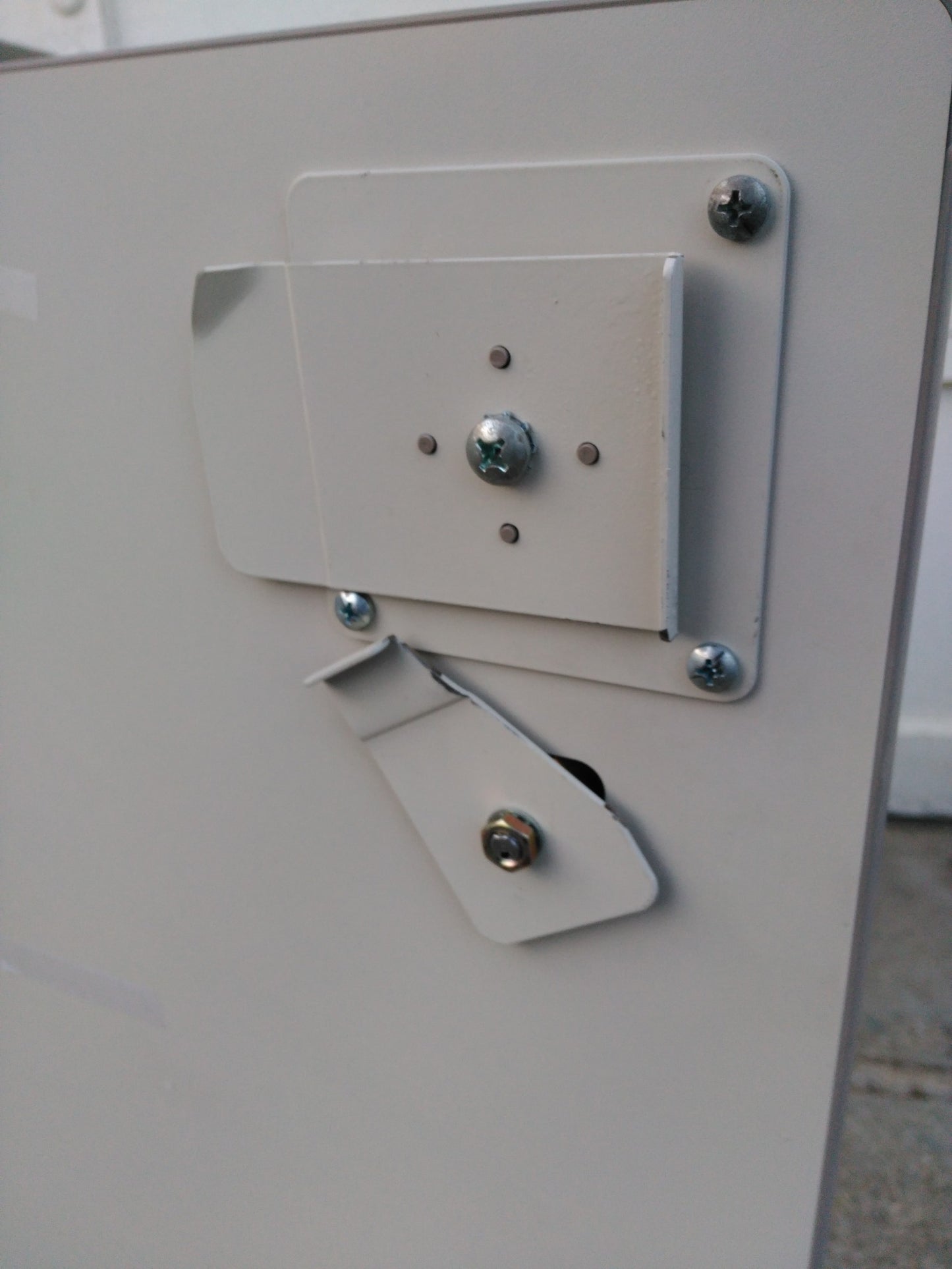 HERMAN MILLER MEDICAL LAB CART LOCK ON WHEELS SEALED DOOR Hospital Veterinary