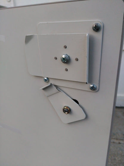 HERMAN MILLER MEDICAL LAB CART LOCK ON WHEELS SEALED DOOR Hospital Veterinary