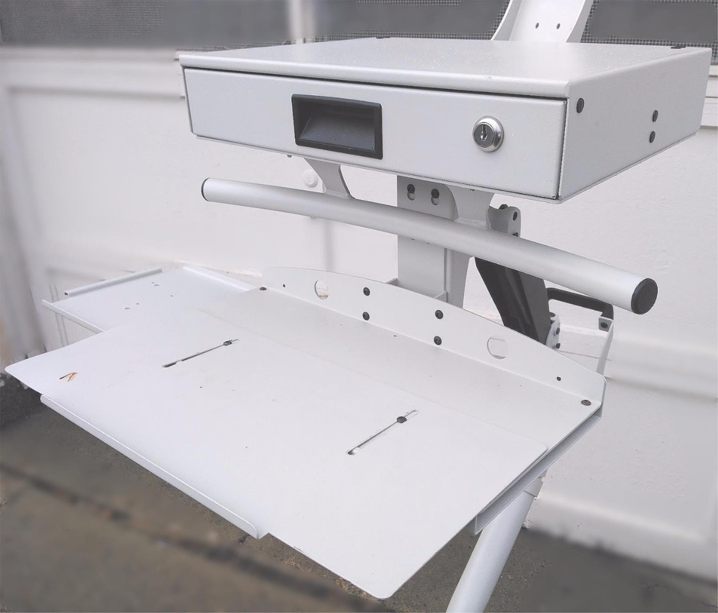 ERGOTRON ERGONOMIC ROLLING STAND UP MOBILE MEDICAL WORKSTATION LCD CART FREESHIP