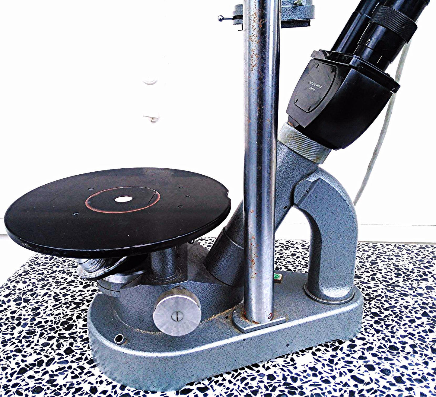 LEITZ INVERTED MICROSCOPE 3 Objectives 10 / 3.5 / 6 Binocular Stage Power Supply