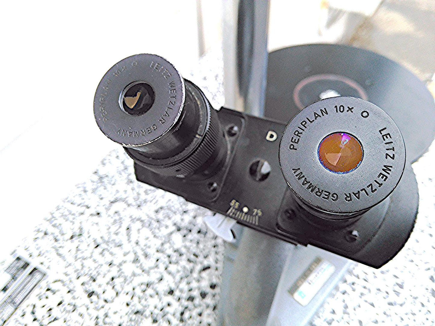 LEITZ INVERTED MICROSCOPE 3 Objectives 10 / 3.5 / 6 Binocular Stage Power Supply