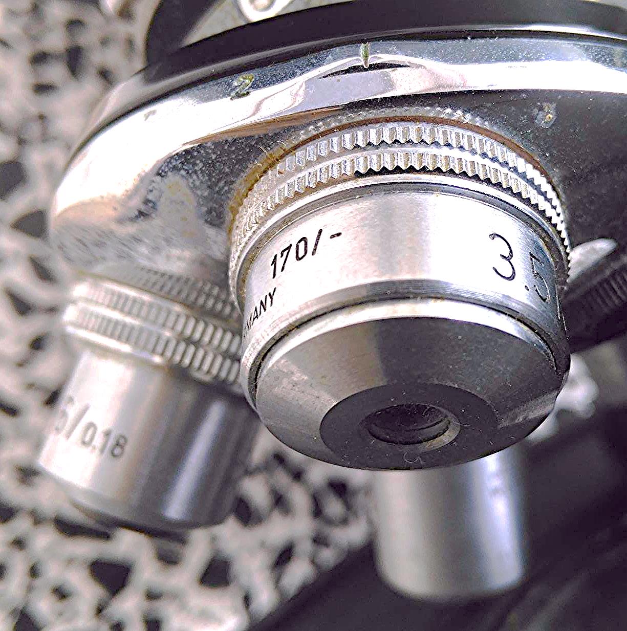 LEITZ INVERTED MICROSCOPE 3 Objectives 10 / 3.5 / 6 Binocular Stage Power Supply