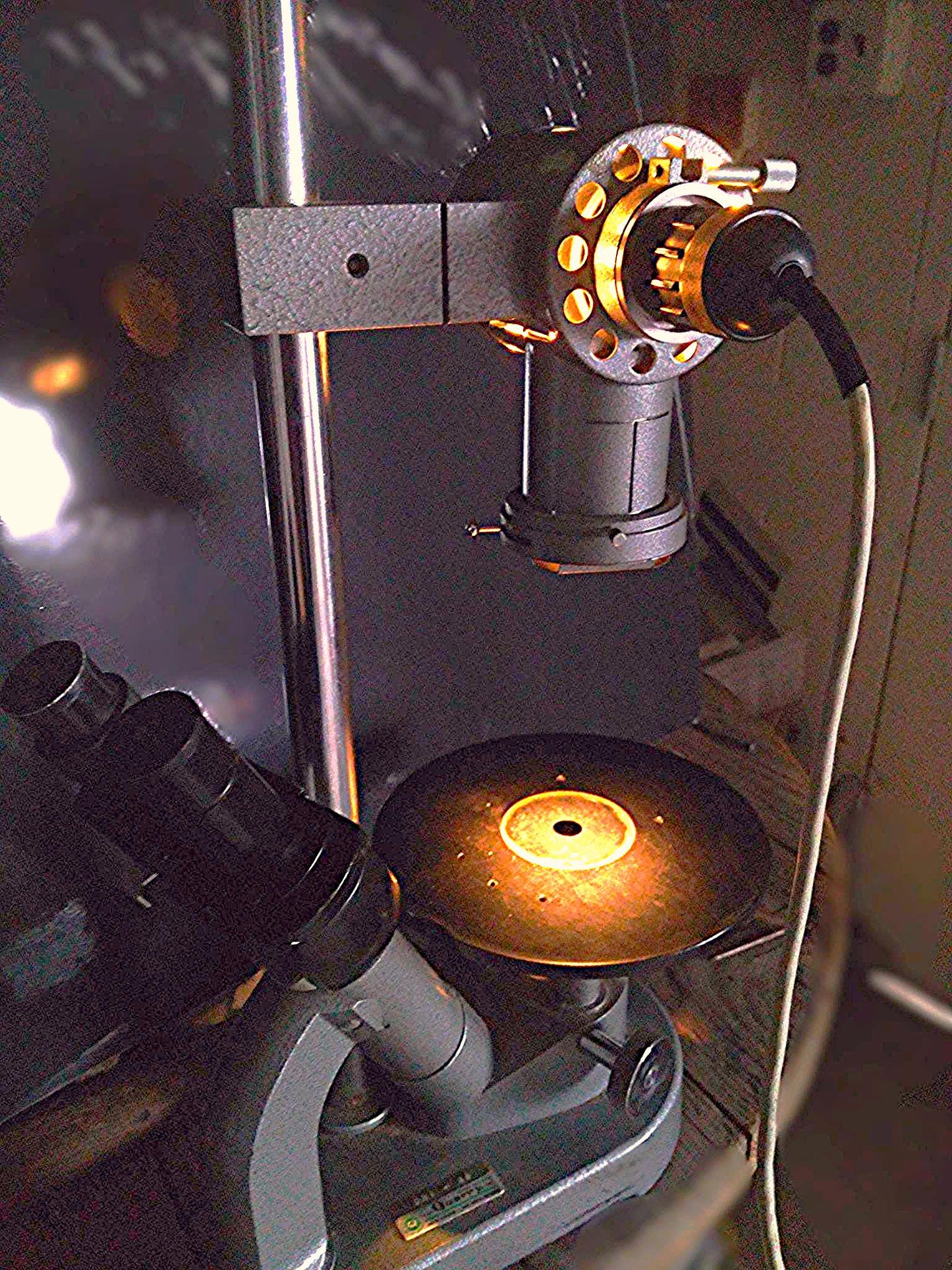 LEITZ INVERTED MICROSCOPE 3 Objectives 10 / 3.5 / 6 Binocular Stage Power Supply