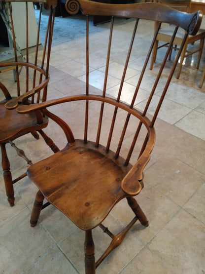 BEAUTIFUL PAIR VINTAGE WINDSOR MAPLE CHAIR SPINDLE CHAIRS CHARLOTTE FURNITURE Co