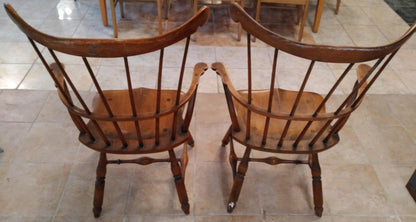 BEAUTIFUL PAIR VINTAGE WINDSOR MAPLE CHAIR SPINDLE CHAIRS CHARLOTTE FURNITURE Co