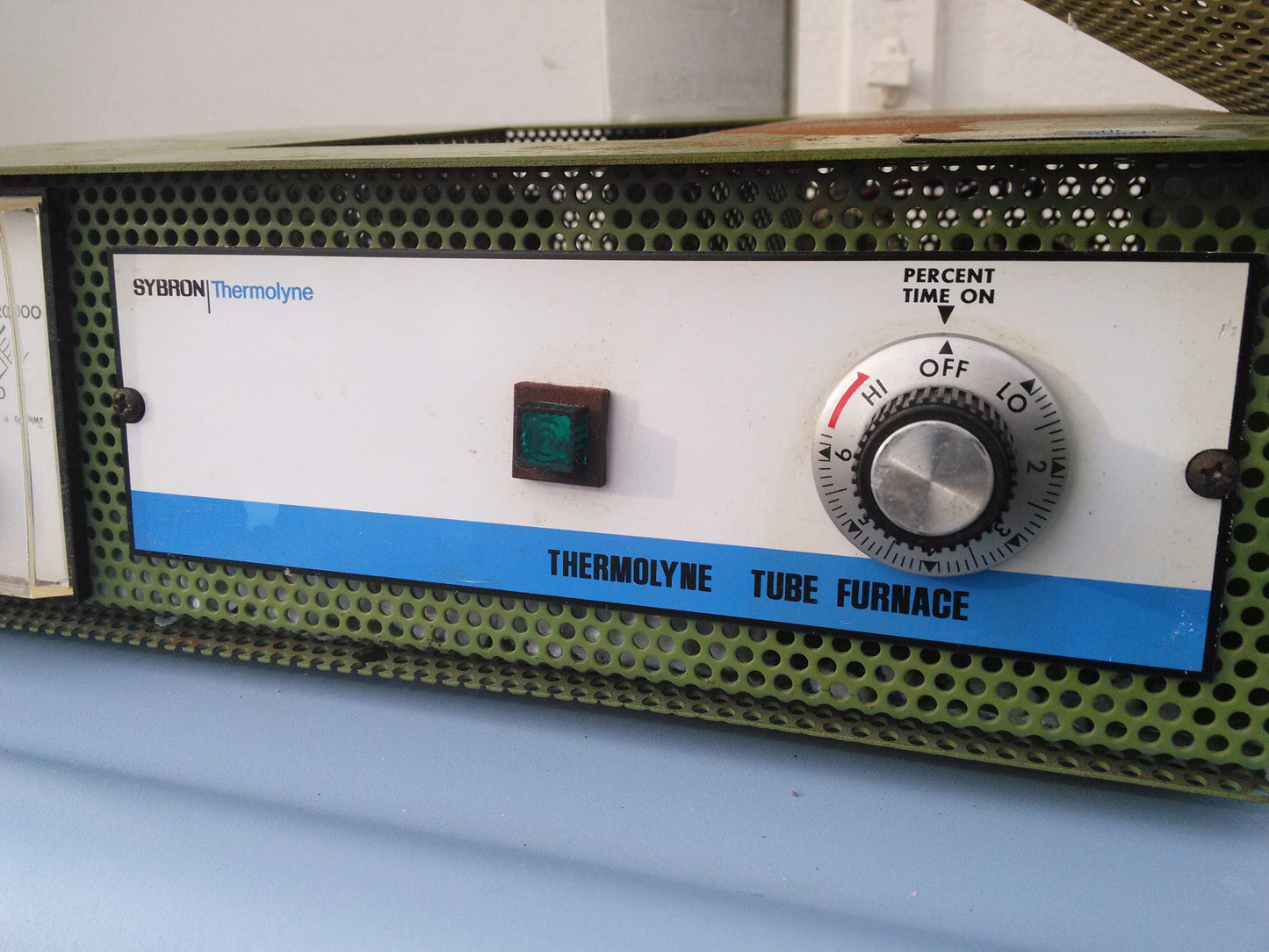 THERMOLYNE SYBRON F-21125 TUBE FURNACE 1300 WATTS 15" LONG / 2" DIAMETER