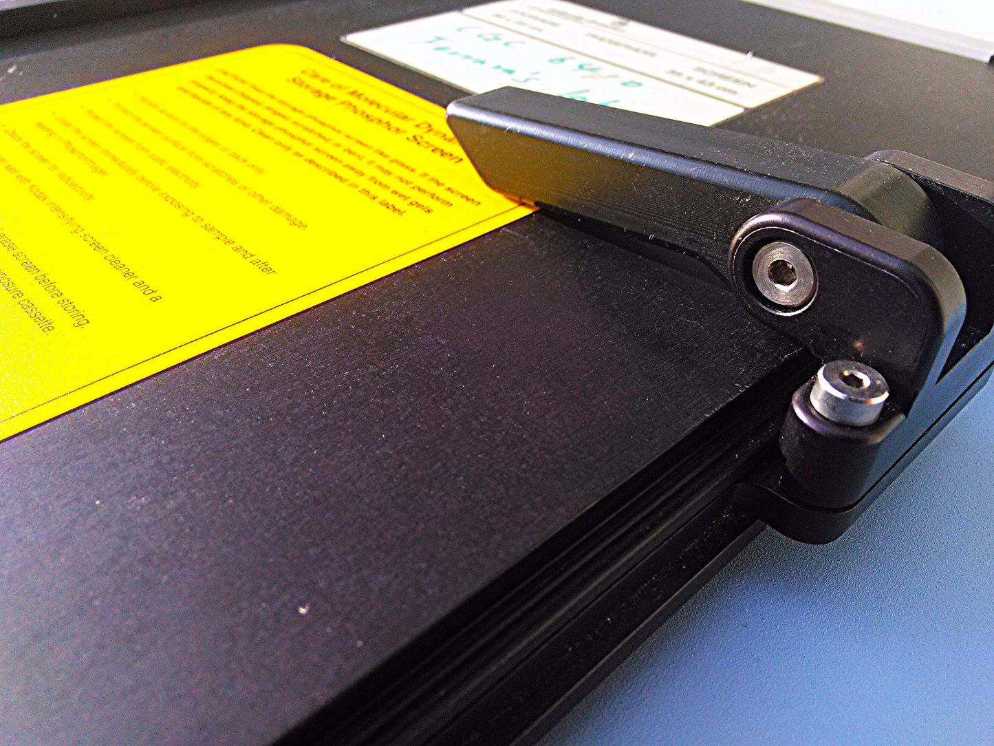 MOLECULAR DYNAMICS STORAGE 20 x 25 cm PHOSPHOR SCREEN 35x43 cm PHARMACIA BIOTECH