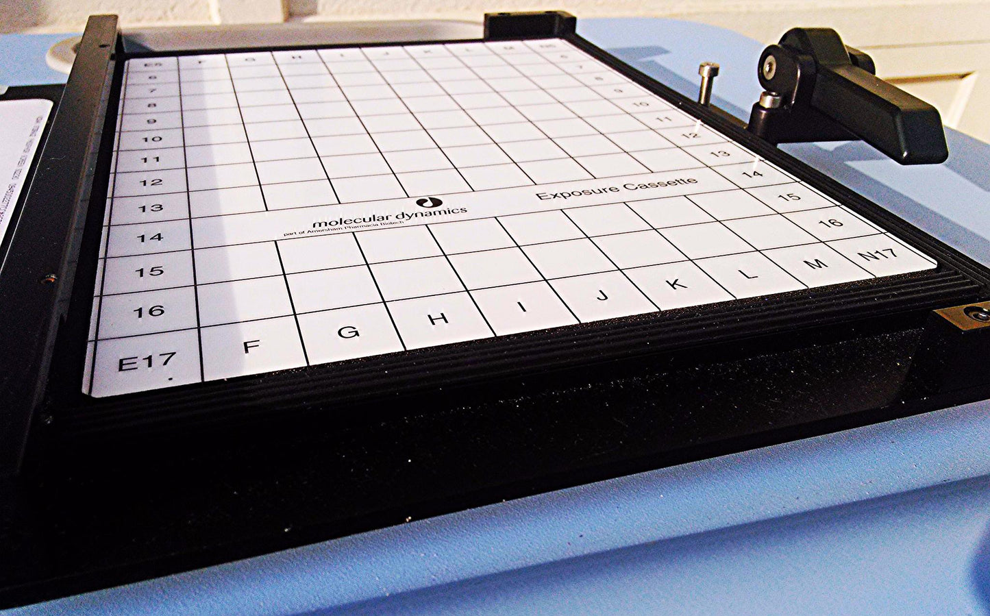 MOLECULAR DYNAMICS STORAGE 20 x 25 cm PHOSPHOR SCREEN 35x43 cm PHARMACIA BIOTECH