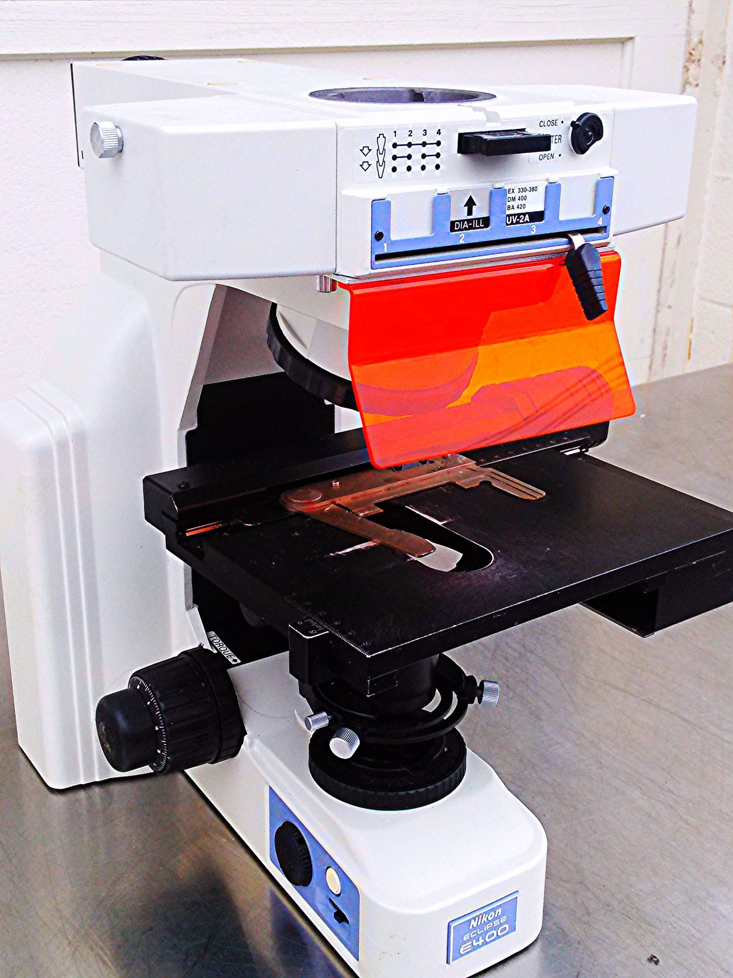 NIKON ECLIPSE E400 MICROSCOPE POWERS UP FINE NOT COMPLETE FOR PARTS AS IS