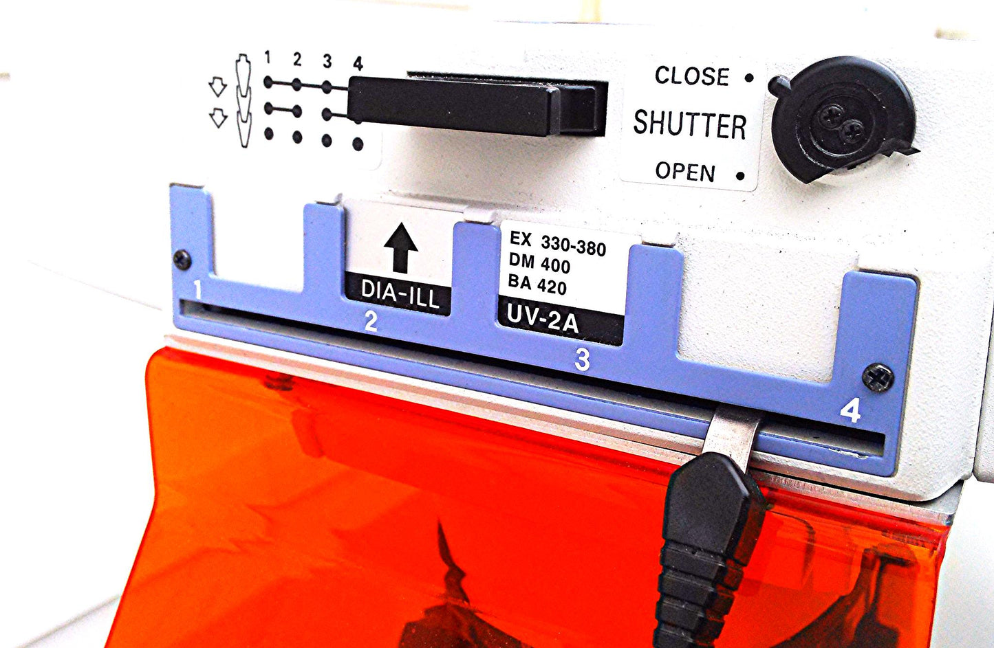 NIKON ECLIPSE E400 MICROSCOPE POWERS UP FINE NOT COMPLETE FOR PARTS AS IS