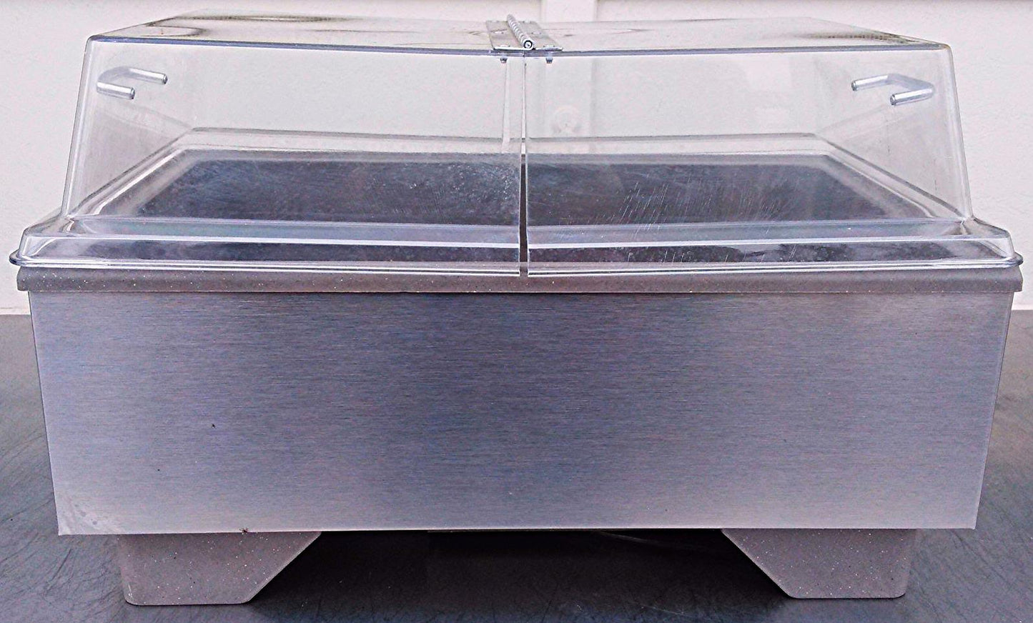 SYSCO COUNTERTOP MERCHANDISER VOLLRATH HEAT N SERVE 72020 with COVER GABLE