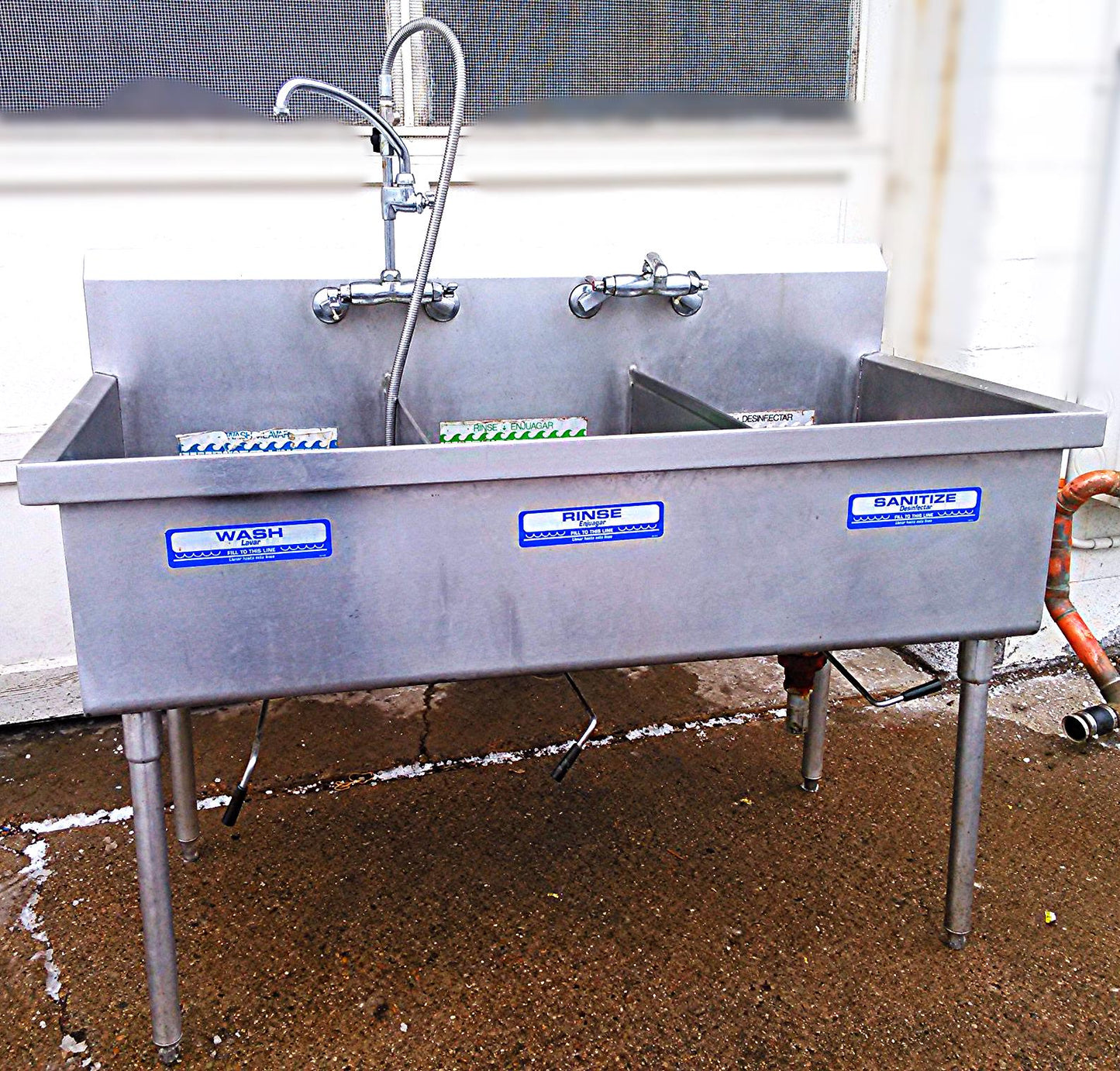 ELKAY 3 BOWL WASH RINSE SANITIZE STEEL COMMERCIALSINK 57w X 27.5d X 36"h FAUCET