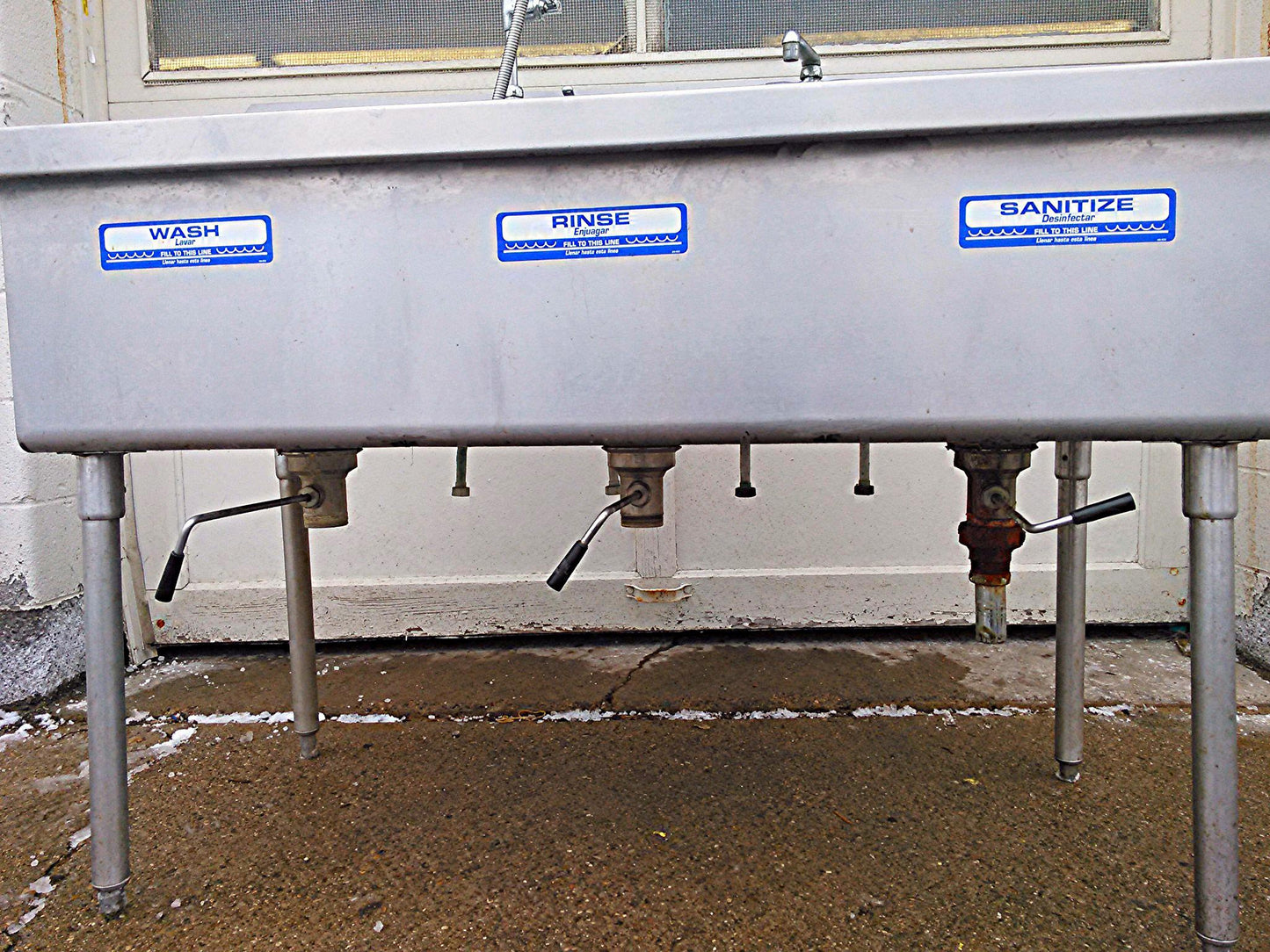 ELKAY 3 BOWL WASH RINSE SANITIZE STEEL COMMERCIALSINK 57w X 27.5d X 36"h FAUCET