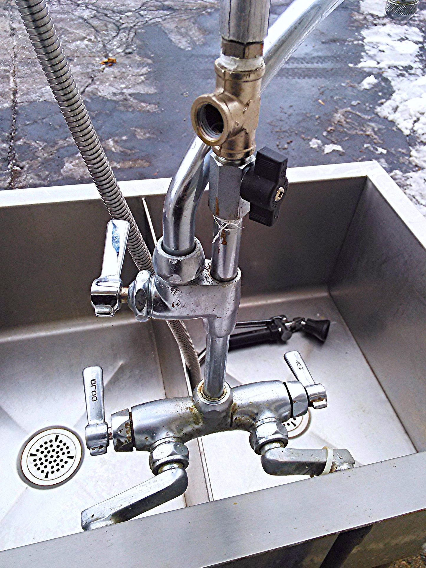 ELKAY 3 BOWL WASH RINSE SANITIZE STEEL COMMERCIALSINK 57w X 27.5d X 36"h FAUCET