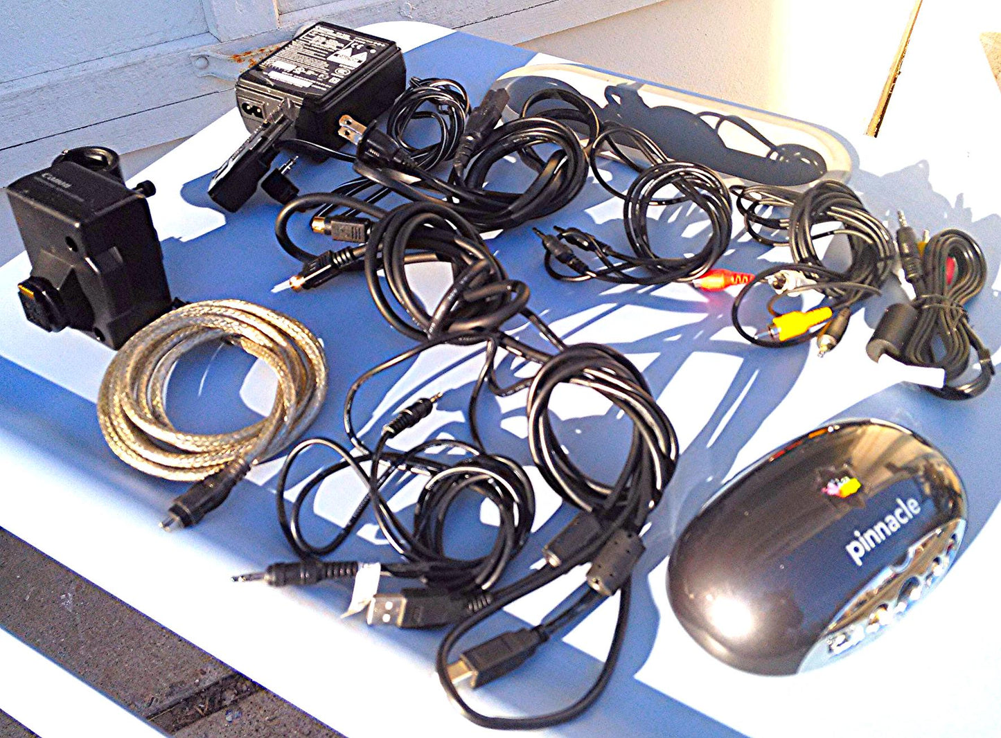 CANON GL2 MiniDV Digital Camcorder Optical Zoom ORIGINAL PROTECTIVE CASE BUNDLE