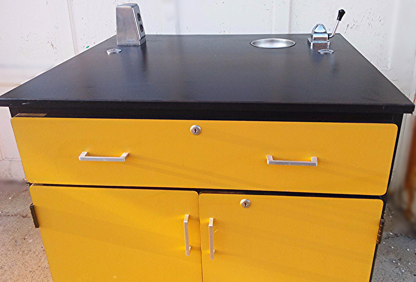 SARGENT-WELCH ACID CABINET WORKBENCH ACID CHEMISTRY LAB ANTI CORROSION DESK SINK