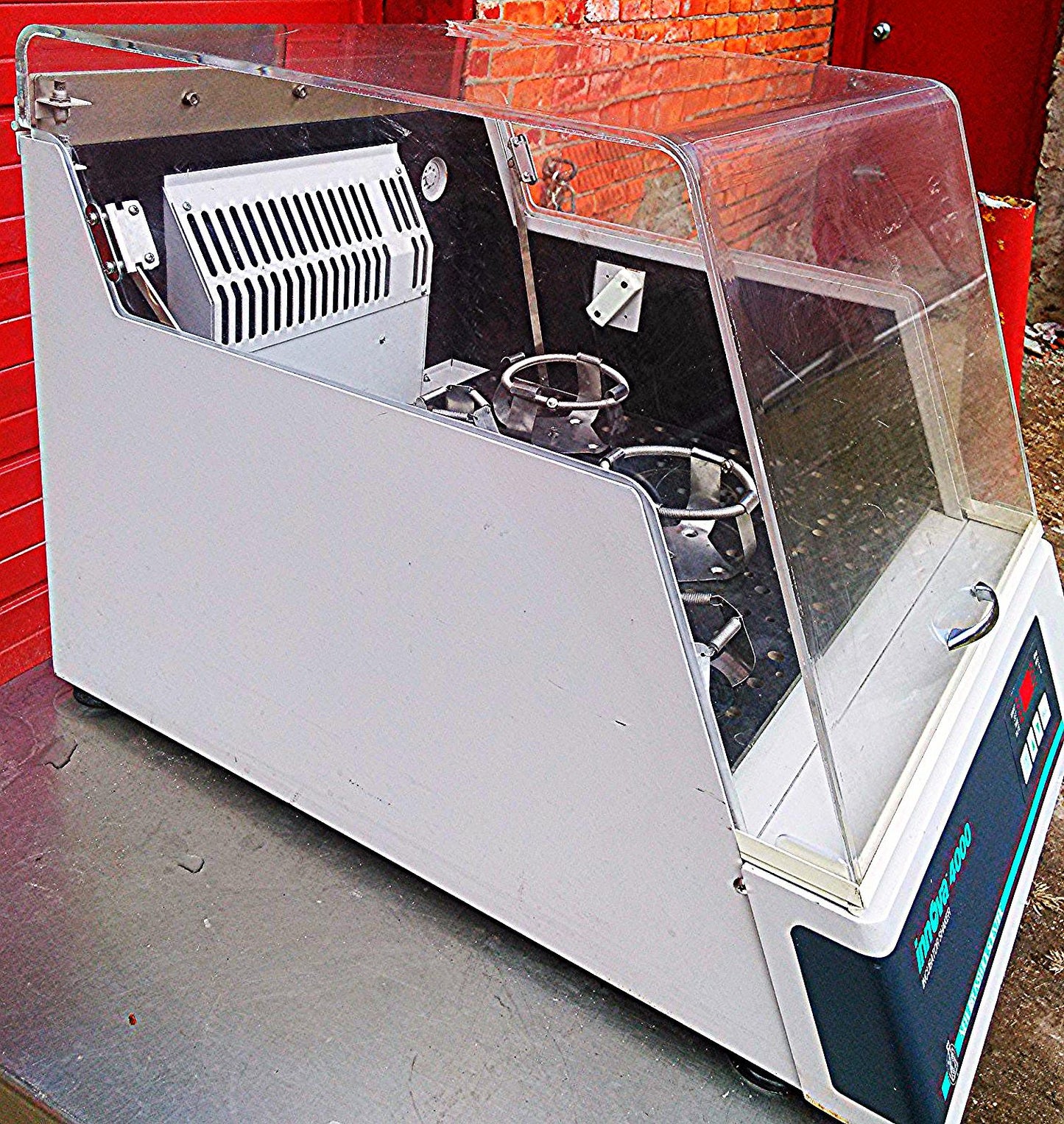 NEW BRUNSWICK INNOVA 4000 DIGITAL ORBITAL LAB ROTARY INCUBATOR SHAKER SCIENTIFIC