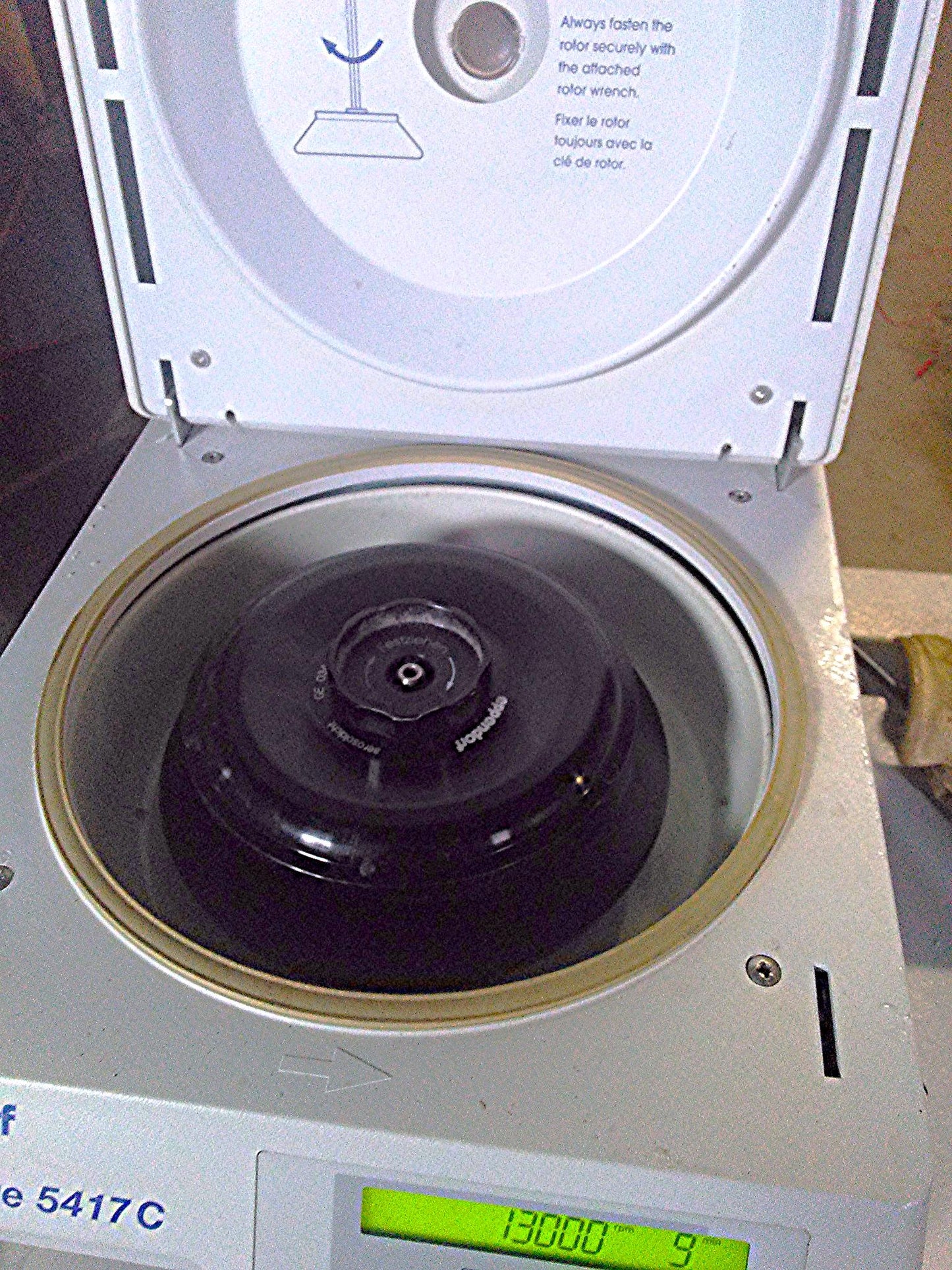 GREAT EPPENDORF CENTRIFUGE 5417C with GE 034 ROTOR WORKS PERFECTLY!!! LAB CLINIC