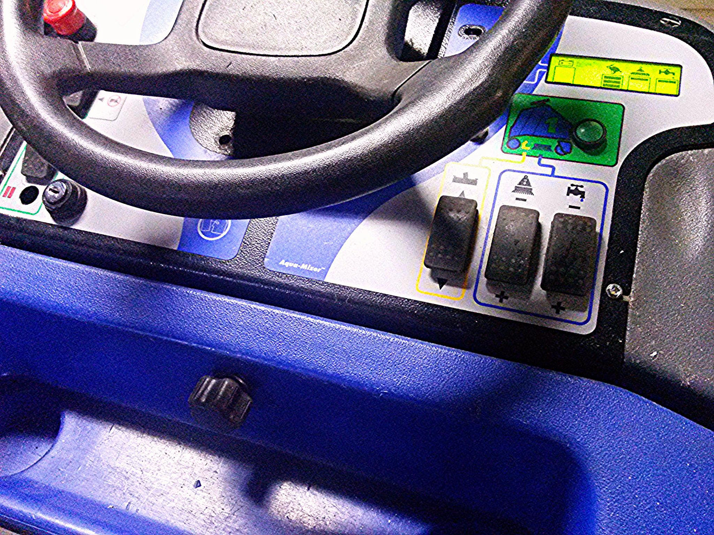 TENNANT CSX24 WINDSOR CHARIOT 24 RIDE ON FLOOR iSCRUB AUTO SCRUBBER WATCH VIDEO