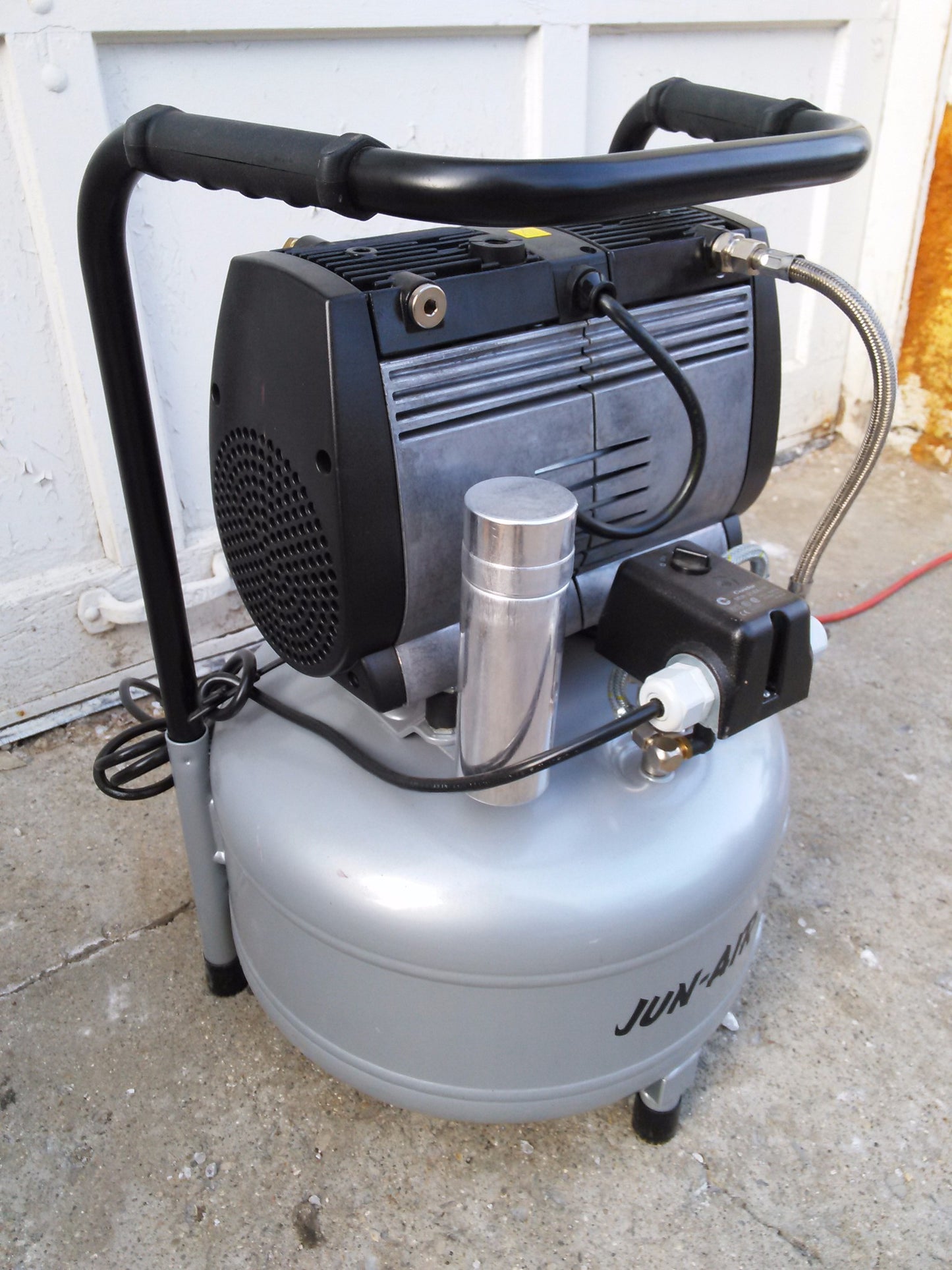 GAST JUN-AIR OF302 COMPRESSOR 25L DENTAL MEDICAL INDUSTRIAL MANUAL NORGREN REGUL