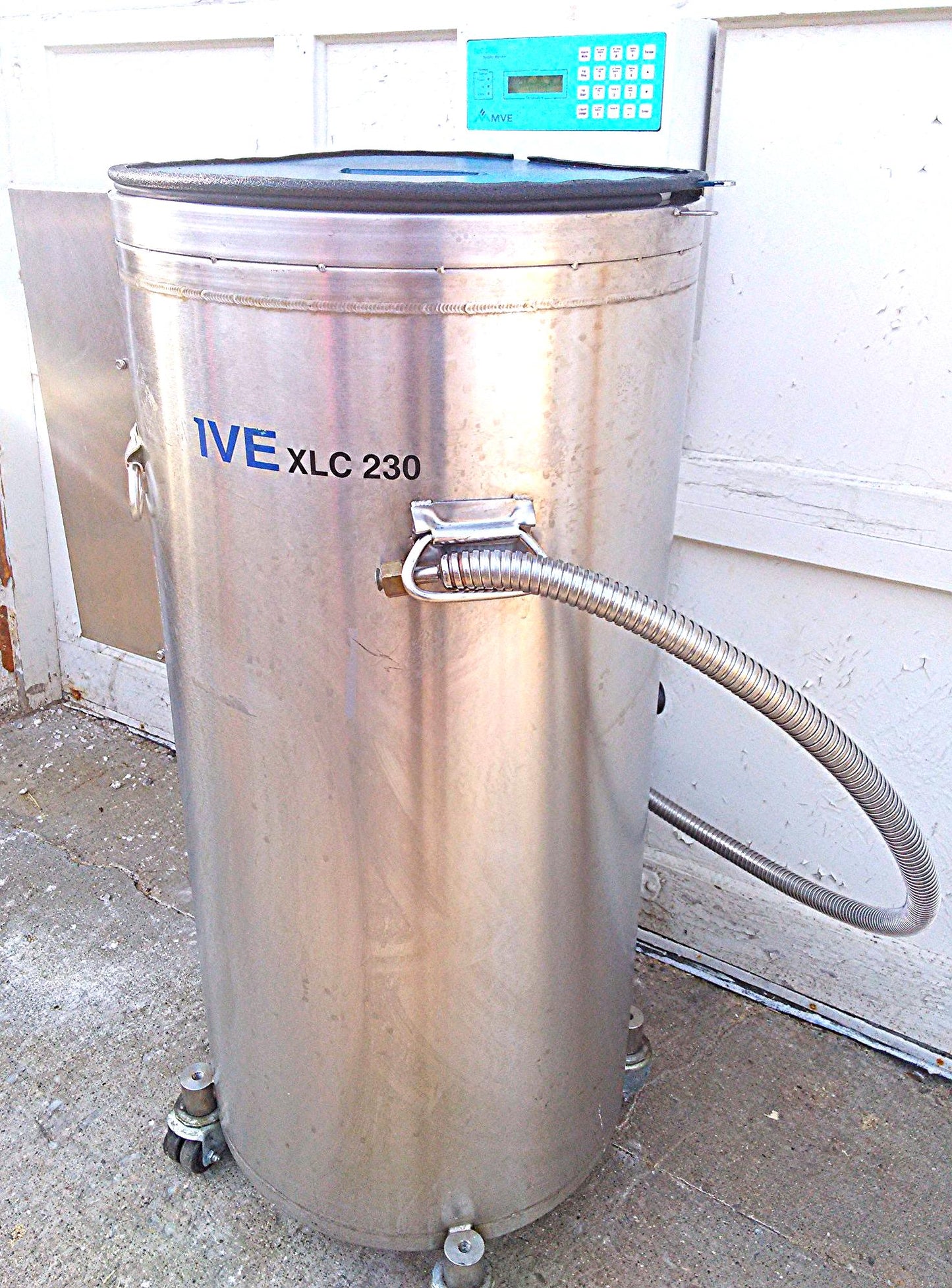 MVE XLC 230 F CRYOGENIC STORAGE TANK & TEC 2000 SYSTEM MONITOR WATCH VIDEO GREAT