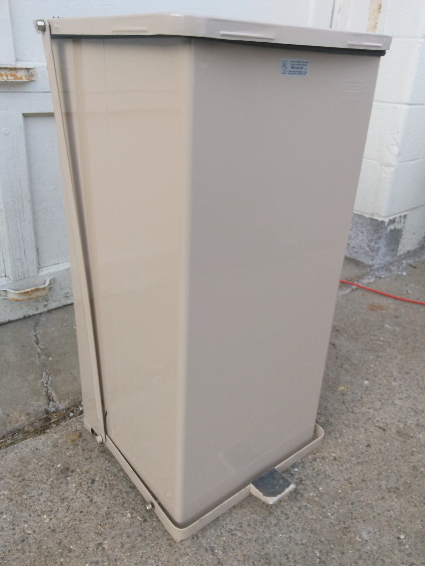 UNITED FIRE FIGHTER ST24 MEDICAL GRADE WASTE CONTAINER FREE SHIP