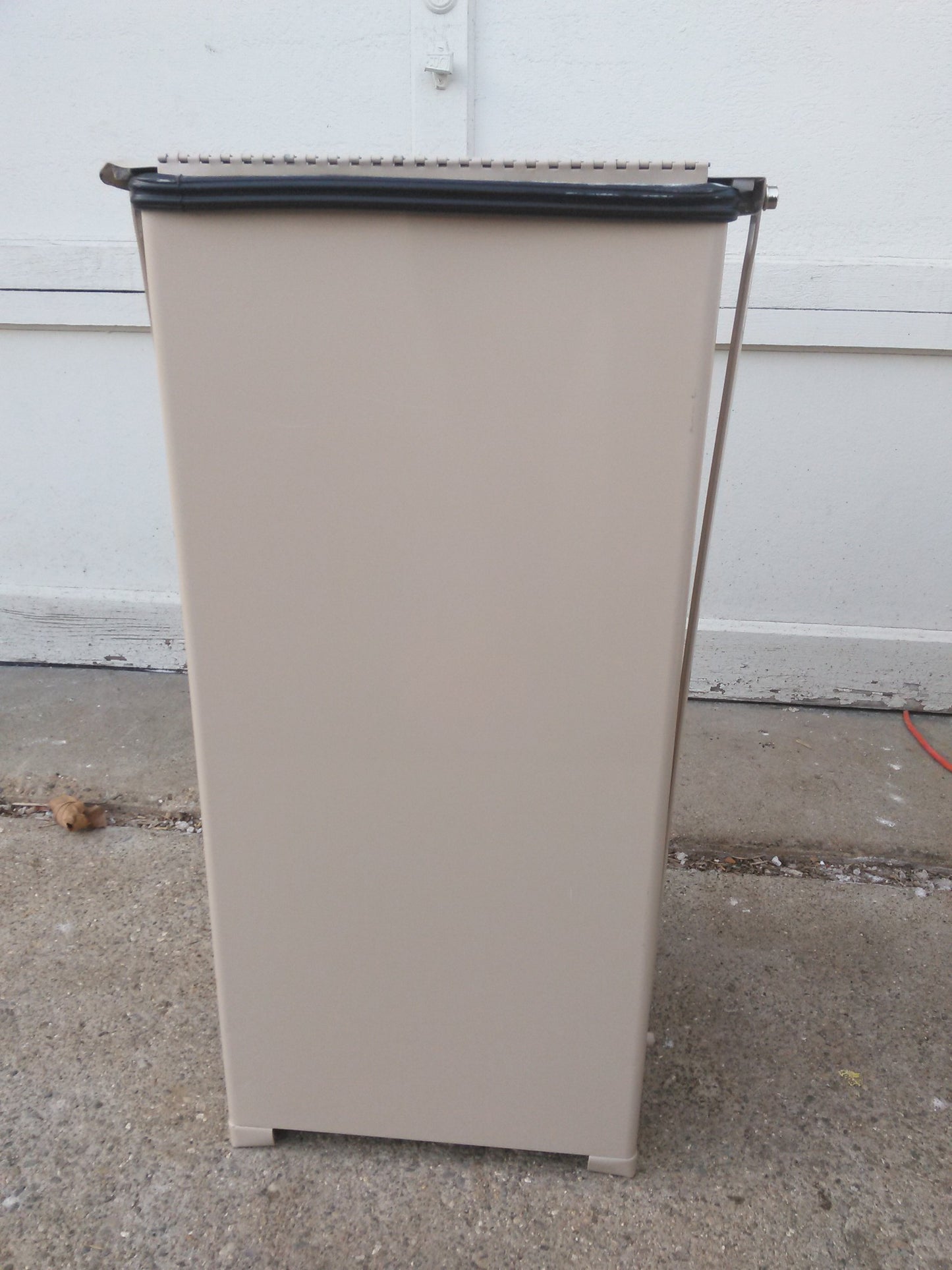 UNITED FIRE FIGHTER ST24 MEDICAL GRADE WASTE CONTAINER FREE SHIP