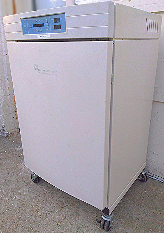 FORMA 3110 C02 JACKETED INCUBATOR WARRANTY WATCHVIDEO WORKS PERFECTLY GUARANTEED