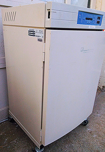 FORMA 3110 C02 JACKETED INCUBATOR WARRANTY WATCHVIDEO WORKS PERFECTLY GUARANTEED