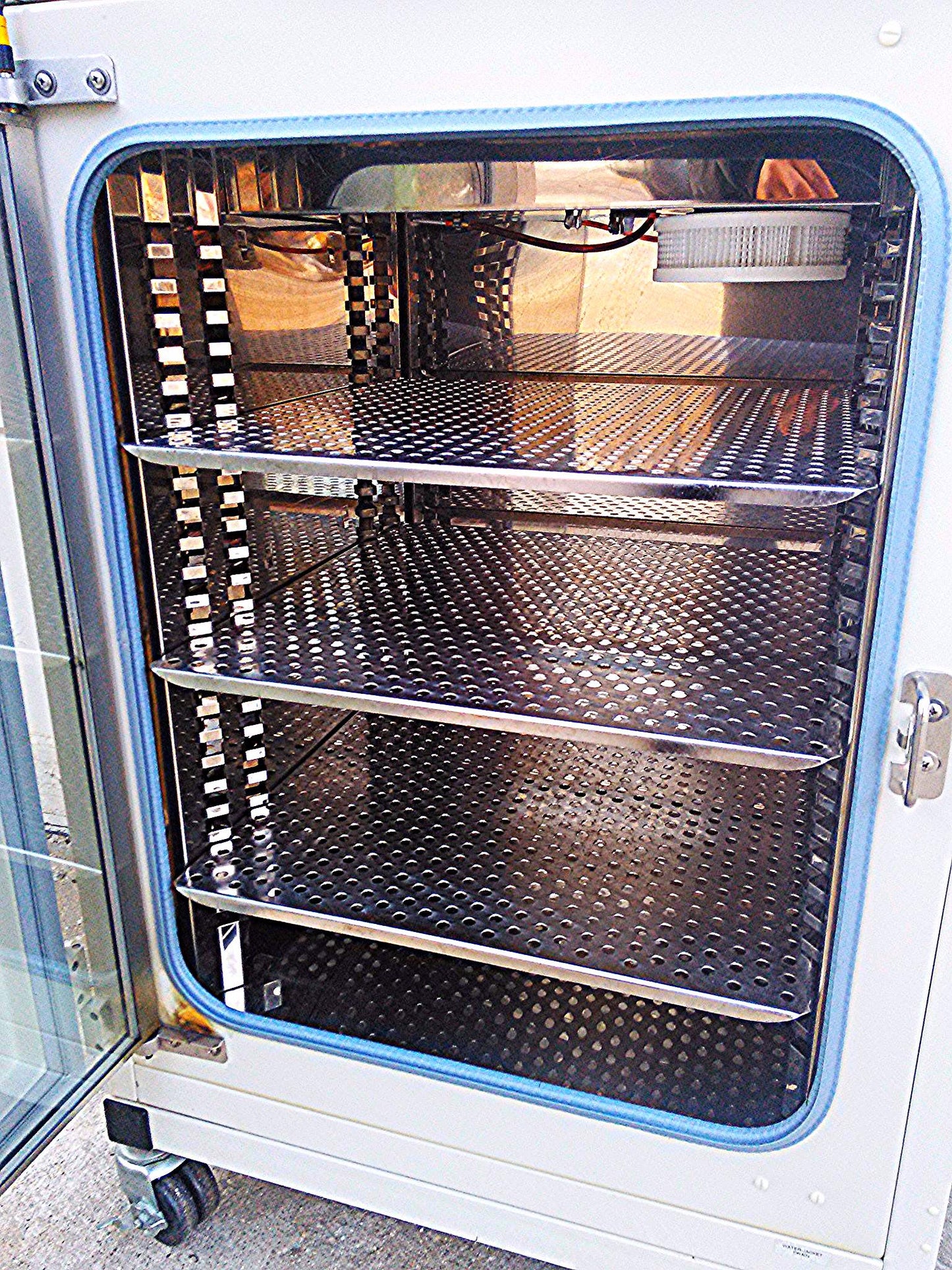 FORMA 3110 C02 JACKETED INCUBATOR WARRANTY WATCHVIDEO WORKS PERFECTLY GUARANTEED