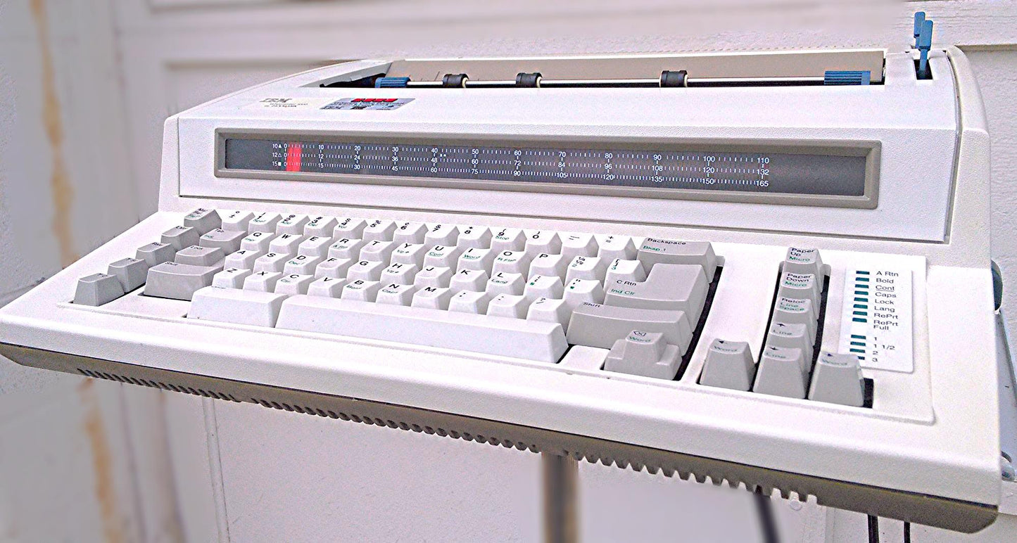 IBM WHEELWRITER 1000 PERSONAL TYPEWRITER NICE WORKING CONDITION