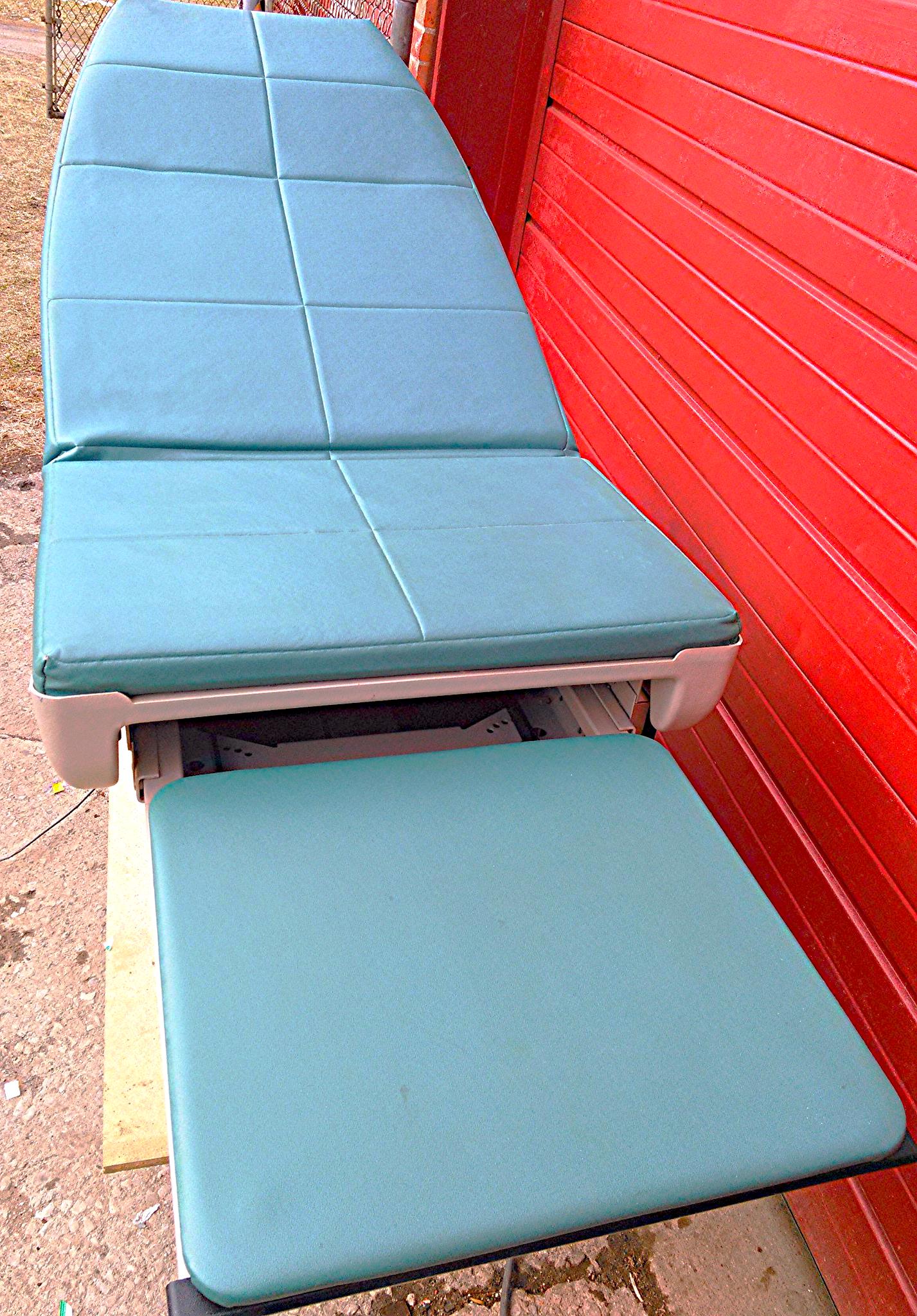 MIDMARK 405 Motorized Patient Exam Table Hi Low Rectangle Control GORGEOUS GREEN