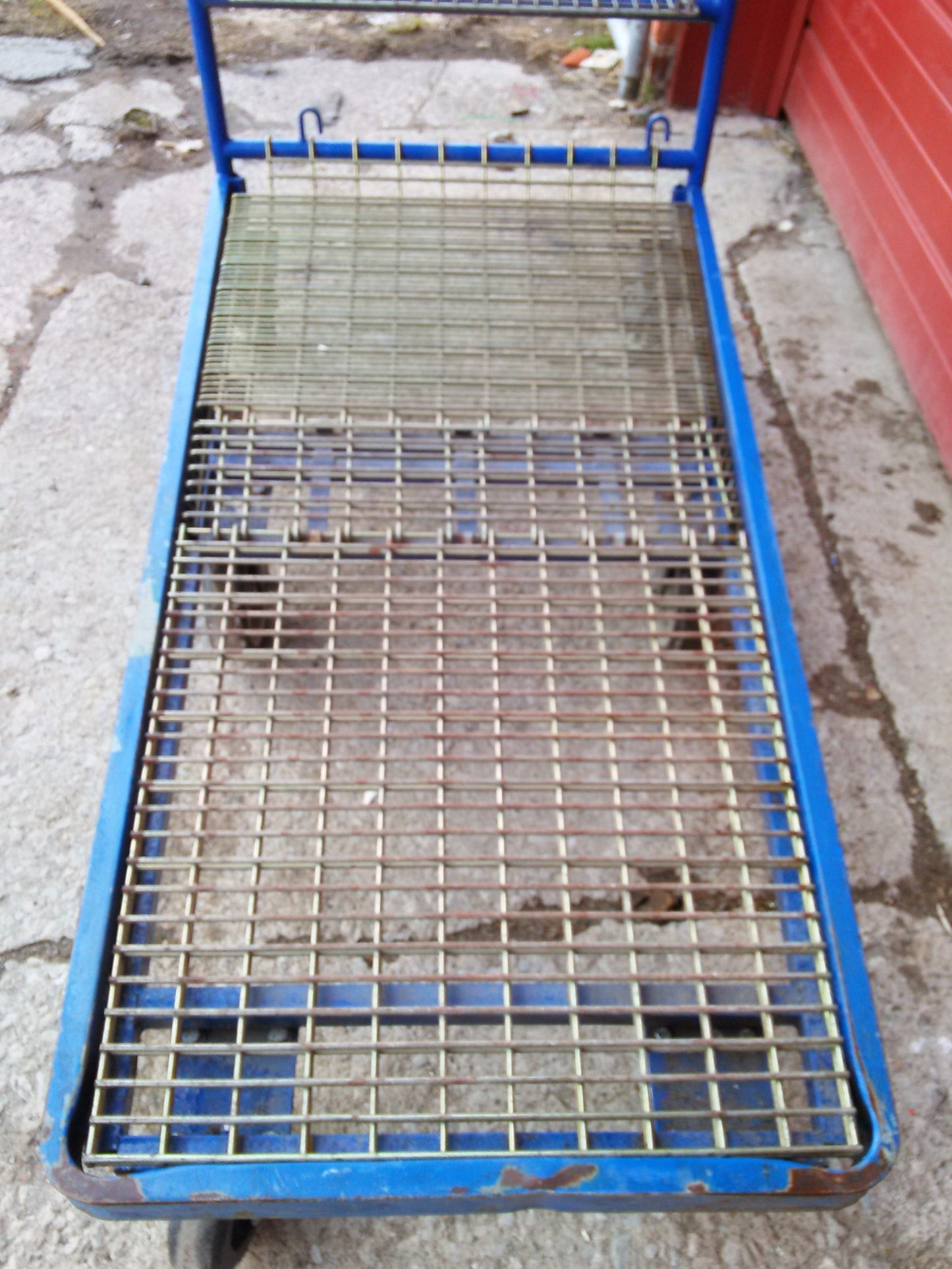 HEAVY DUTY LONG CART MESH & CASTERS 60" long x 32" wide
