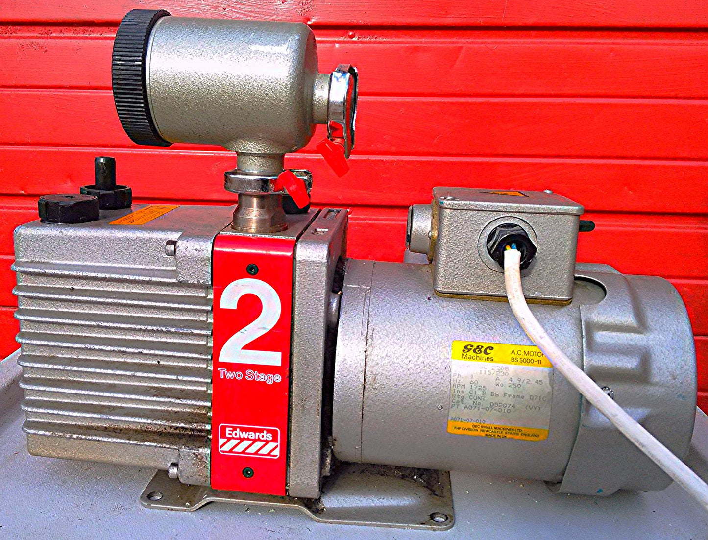 EDWARDS 2 TWO STAGE E2M2 Rotary Vane Dual Stage Mechanical Vacuum Pump WATCHVIDE