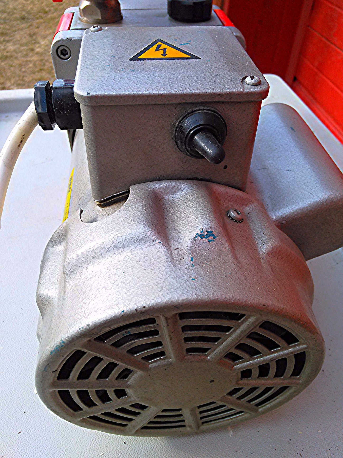 EDWARDS 2 TWO STAGE E2M2 Rotary Vane Dual Stage Mechanical Vacuum Pump WATCHVIDE